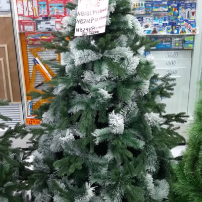 Árbol navideño pino con nieve y pvc de 2.4m