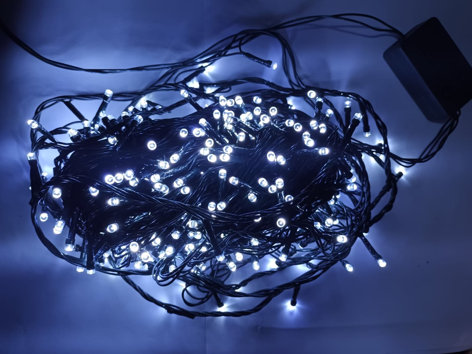 300 Luces lineal 21m musical blanco