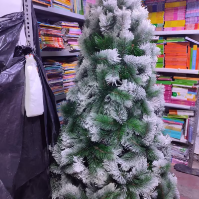 arbol pino verde con nieve 1.8m