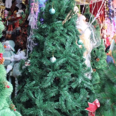 Árbol navideño de Ciprés rama x rama coposo de 1.8m