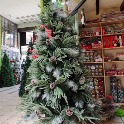Árbol europeo nevado súper coposo de 1.8m