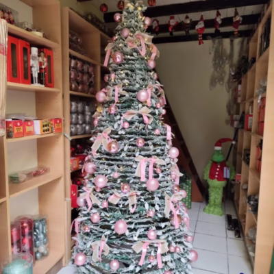 Árbol navideño plegable nevado de 2.1m decorado rosado