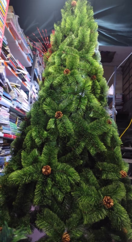 arbol-semicoposo-2.4m-hogareno