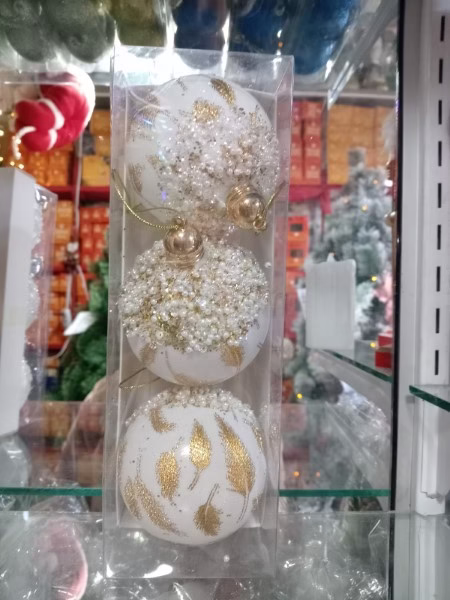 Esferas con perlas x3 dorado con blanco 8cm