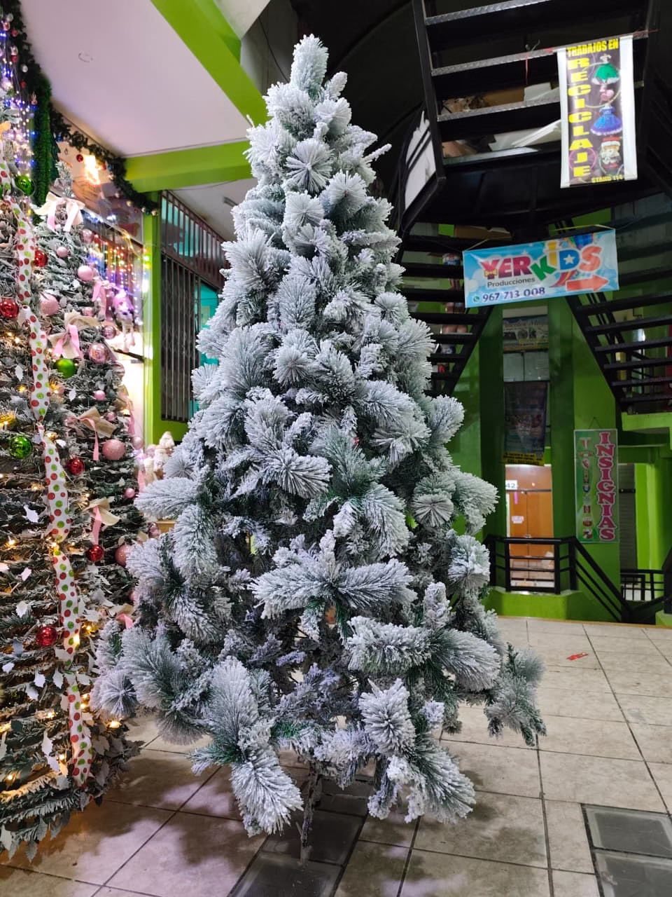 Árbol pino y ciprés nevado de 2.4m